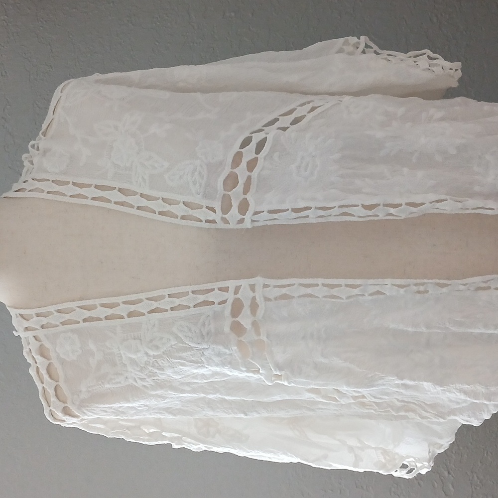 LIV LOS ANGELES Shrug - Picture 2 of 11